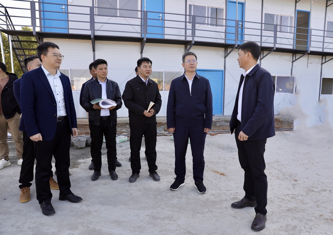 郑锦锋深入县城区调研重点项目建设工作